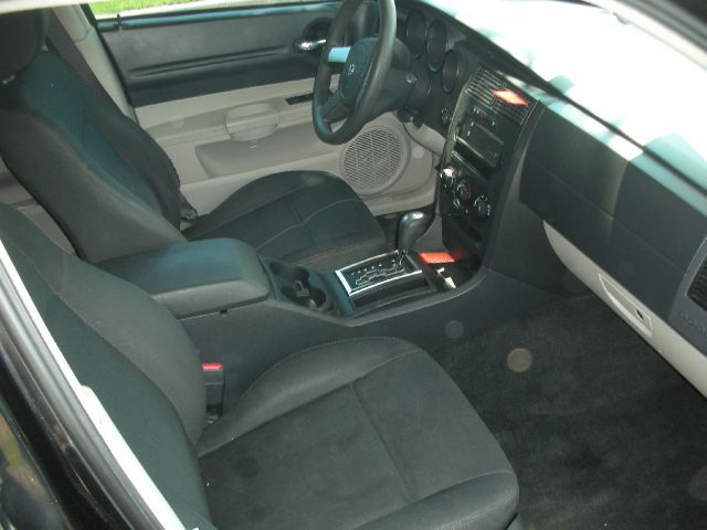 Dodge Magnum SE Wagon