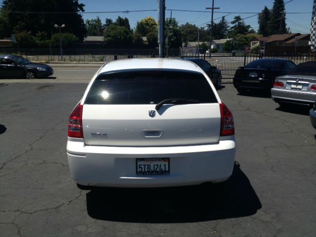 Dodge Magnum 2006 photo 2