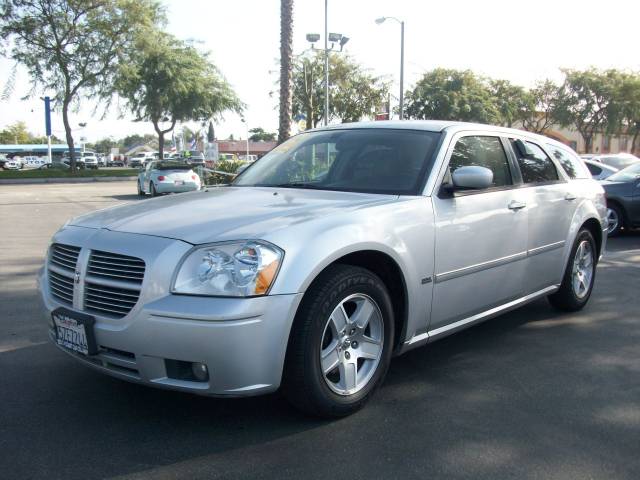 Dodge Magnum S Wagon