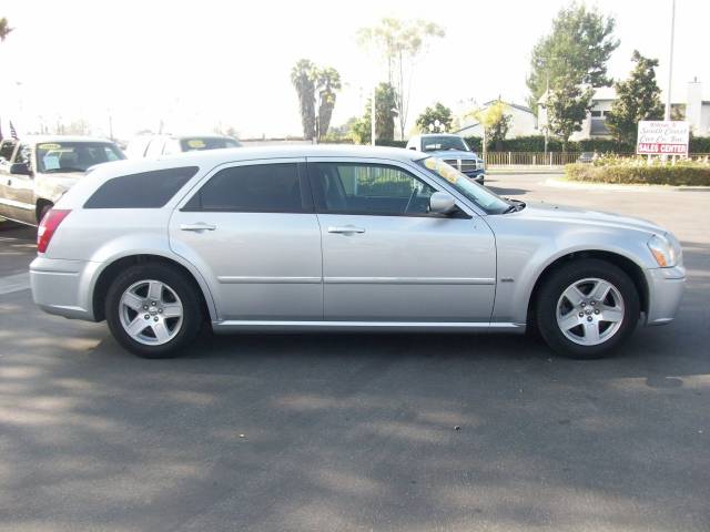 Dodge Magnum 2006 photo 2