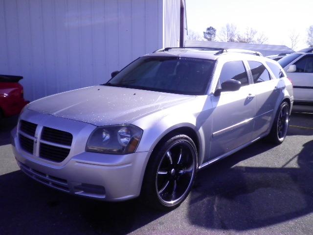 Dodge Magnum SE Wagon