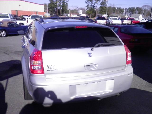 Dodge Magnum 2006 photo 2