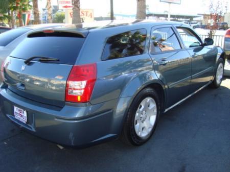 Dodge Magnum 2006 photo 2