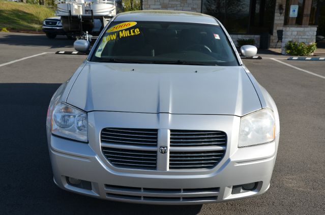 Dodge Magnum 2006 photo 2