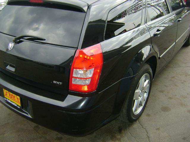 Dodge Magnum 2006 photo 2