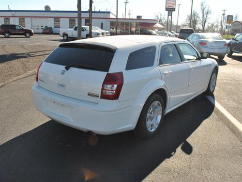 Dodge Magnum 2006 photo 2