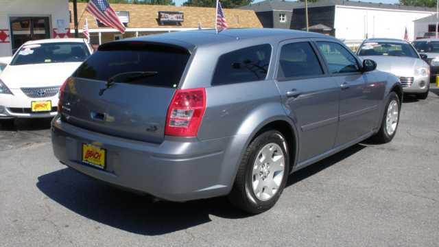 Dodge Magnum 2006 photo 2