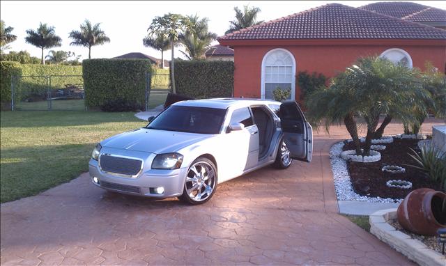 Dodge Magnum 2006 photo 2