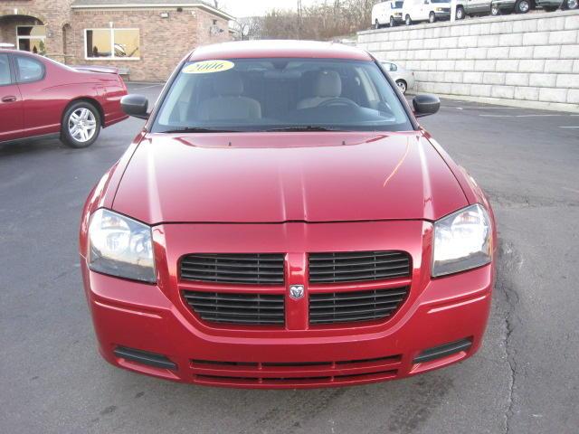 Dodge Magnum 2006 photo 2
