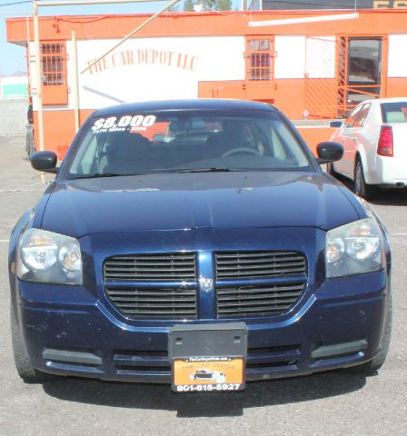 Dodge Magnum SE Wagon