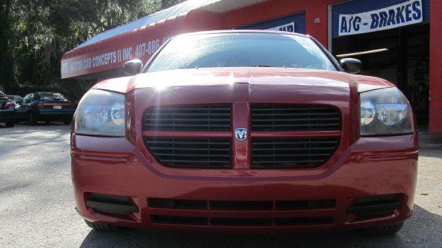 Dodge Magnum SE Wagon