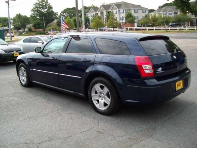 Dodge Magnum 2006 photo 2