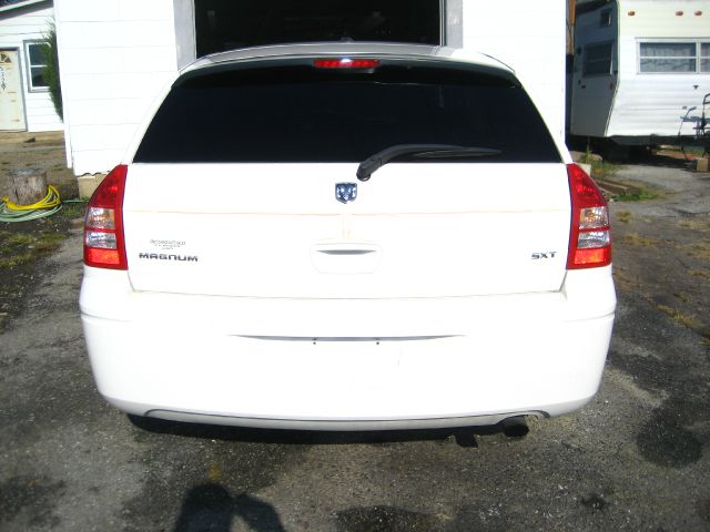 Dodge Magnum DUMP 4X4 Wagon