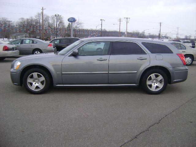 Dodge Magnum 1500 135 WB Base Unspecified