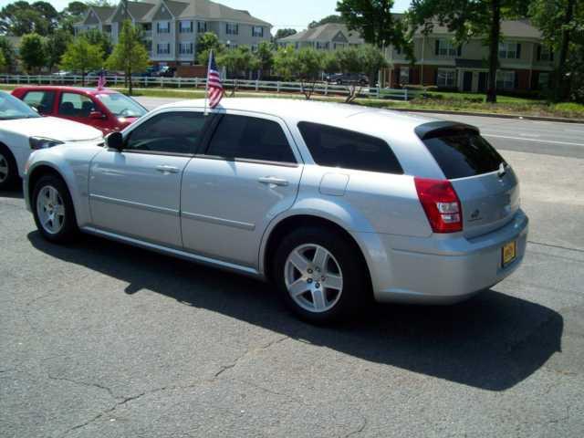 Dodge Magnum 2006 photo 1