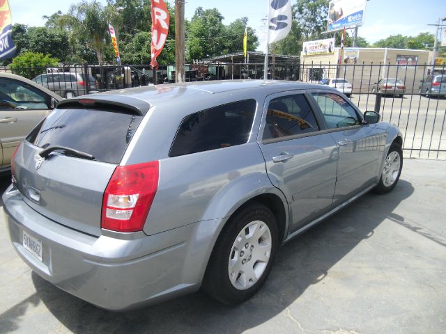 Dodge Magnum 2006 photo 2