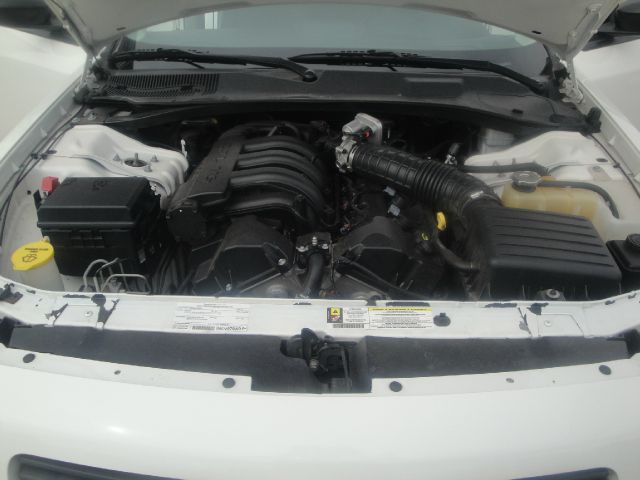 Dodge Magnum Base Wagon