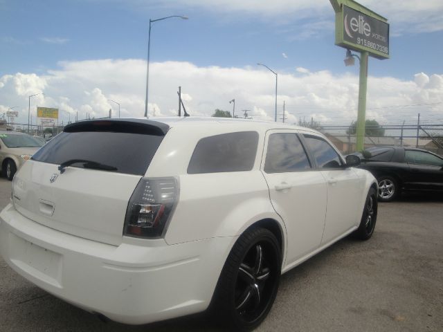 Dodge Magnum 2008 photo 17