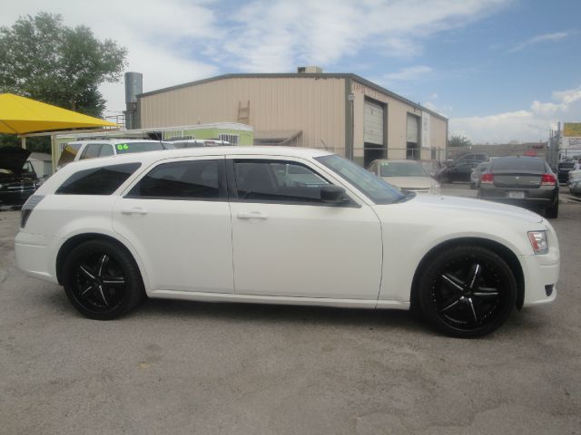 Dodge Magnum 2008 photo 18