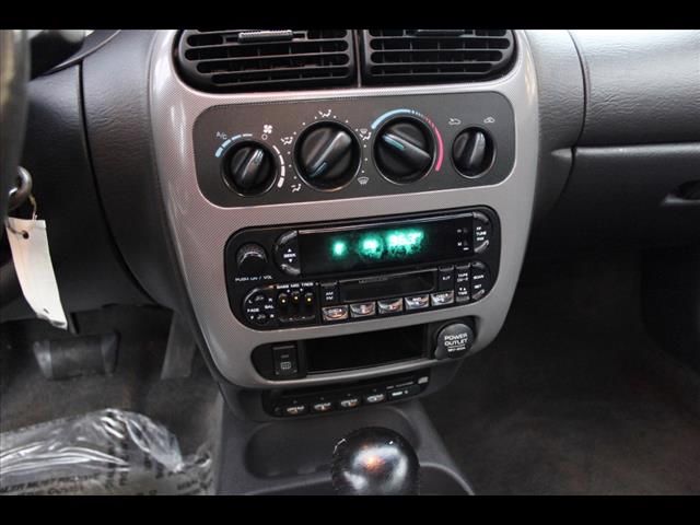 Dodge Neon 2000 photo 18