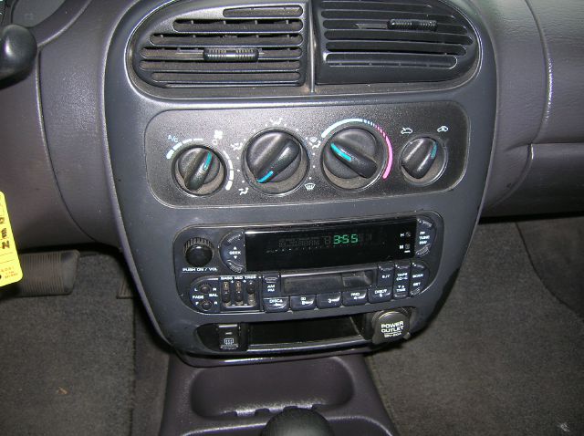 Dodge Neon 2000 photo 4