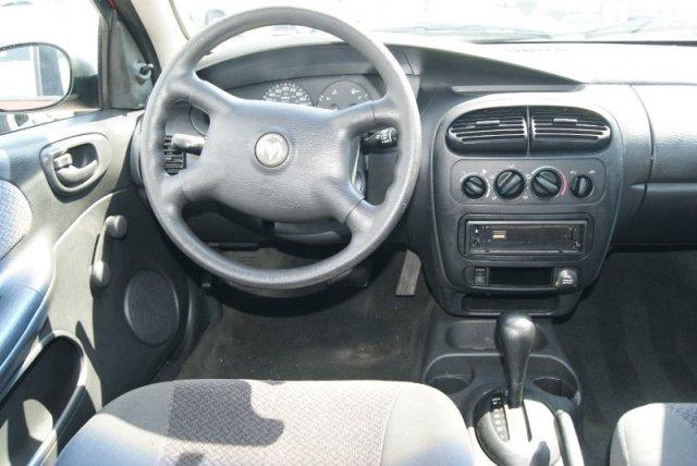 Dodge Neon 2001 photo 2