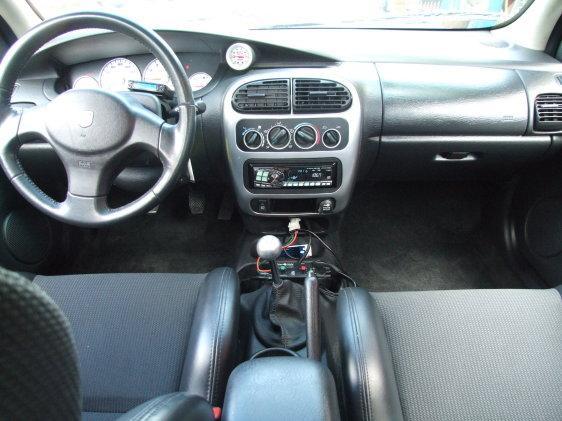 Dodge Neon 2003 photo 2