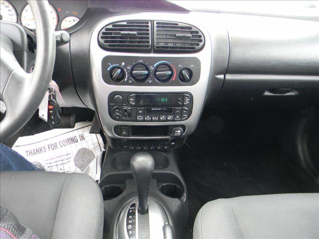 Dodge Neon 2003 photo 2