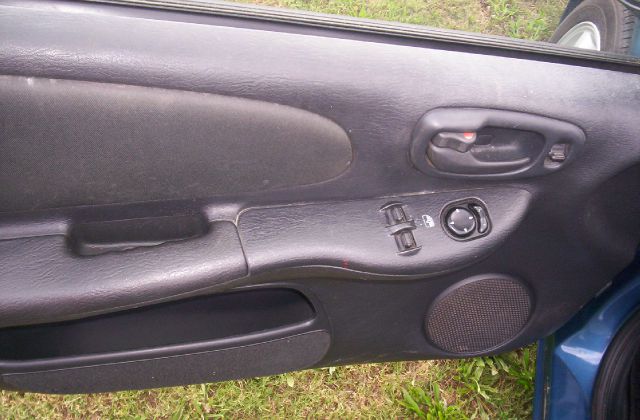 Dodge Neon 2003 photo 2