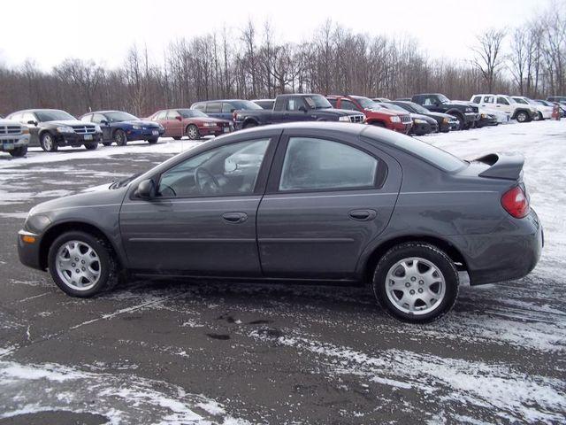 Dodge Neon 2003 photo 2
