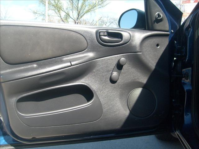 Dodge Neon 2003 photo 2