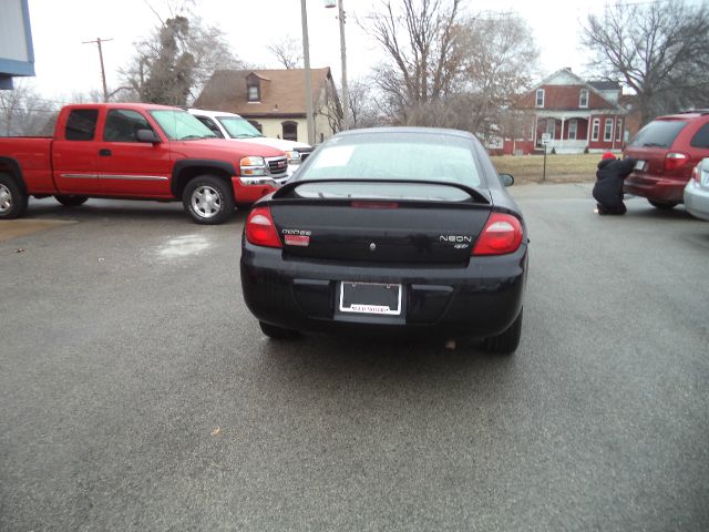 Dodge Neon 2004 photo 2