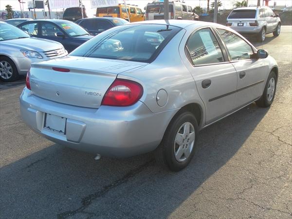 Dodge Neon 2004 photo 2