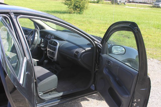 Dodge Neon 2004 photo 2