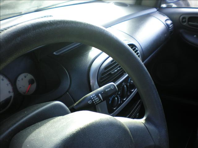 Dodge Neon 2004 photo 2
