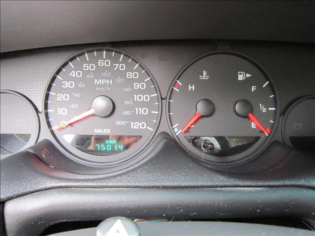 Dodge Neon 2004 photo 2