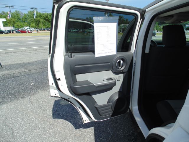 Dodge Nitro 2007 photo 16