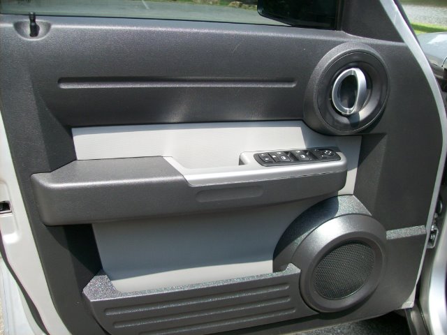 Dodge Nitro 2007 photo 2