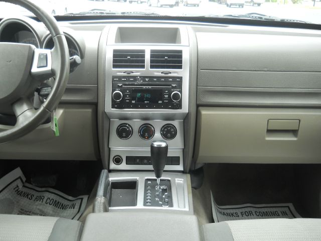 Dodge Nitro 2007 photo 8