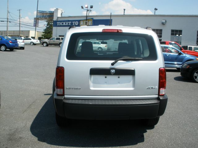 Dodge Nitro 2007 photo 2