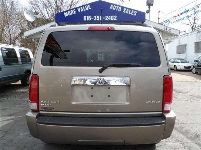 Dodge Nitro SLT 25 SUV