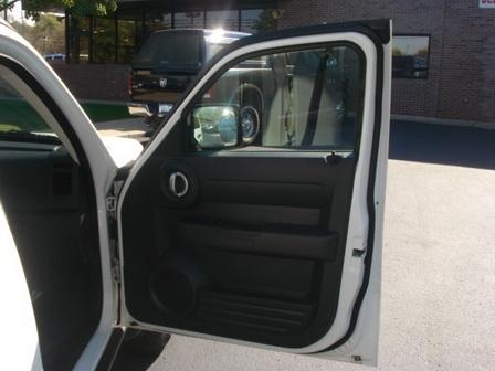 Dodge Nitro 2008 photo 2