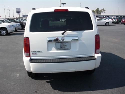 Dodge Nitro 2008 photo 2