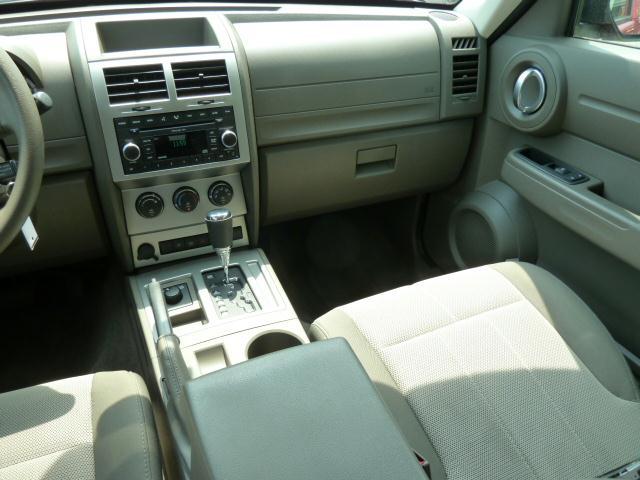 Dodge Nitro 2008 photo 4