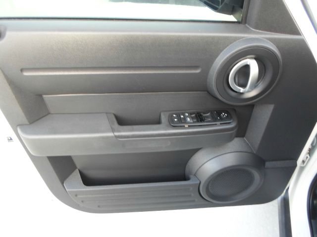 Dodge Nitro 2008 photo 2