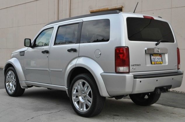 Dodge Nitro 2008 photo 2