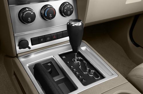 Dodge Nitro 2008 photo 2