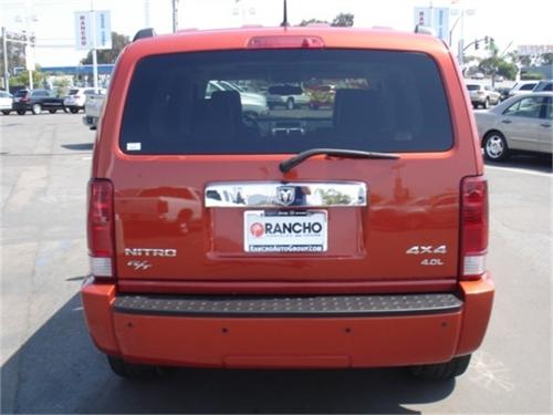 Dodge Nitro 2008 photo 2