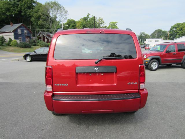 Dodge Nitro 2008 photo 2