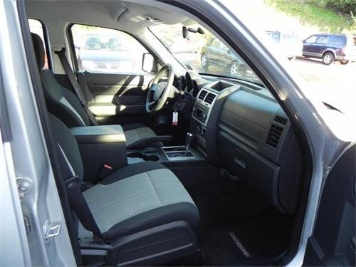 Dodge Nitro 2008 photo 2